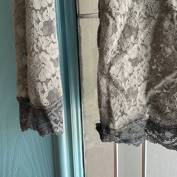FP sheer lace - Picture 2 of 4